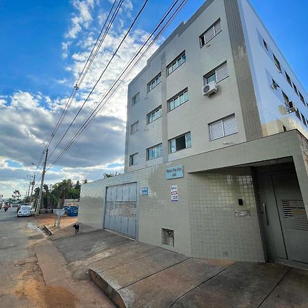 202- APARTAMENTO COMPLETO para até 5 HOSPEDES Patos de Minas Esterno foto