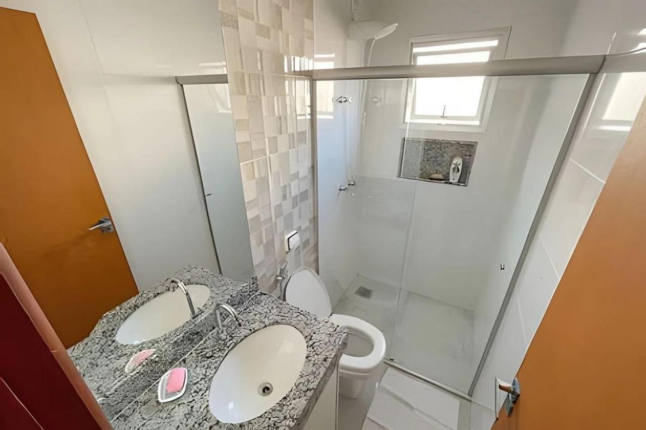 202- APARTAMENTO COMPLETO para até 5 HOSPEDES Patos de Minas Esterno foto
