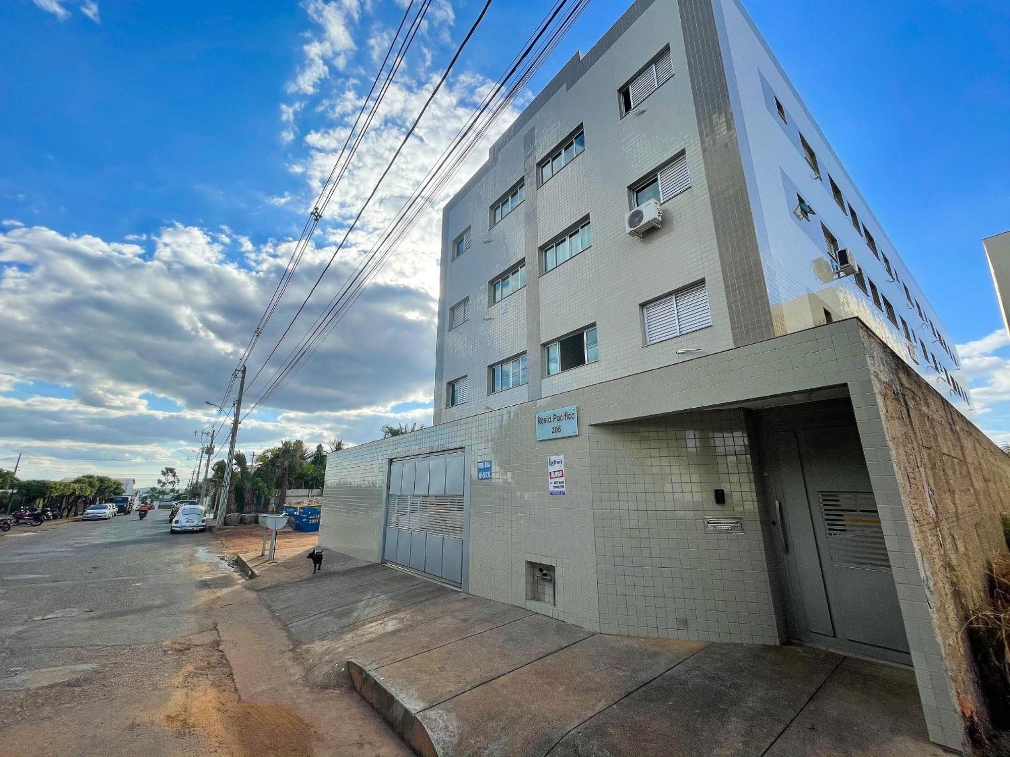 202- APARTAMENTO COMPLETO para até 5 HOSPEDES Patos de Minas Esterno foto